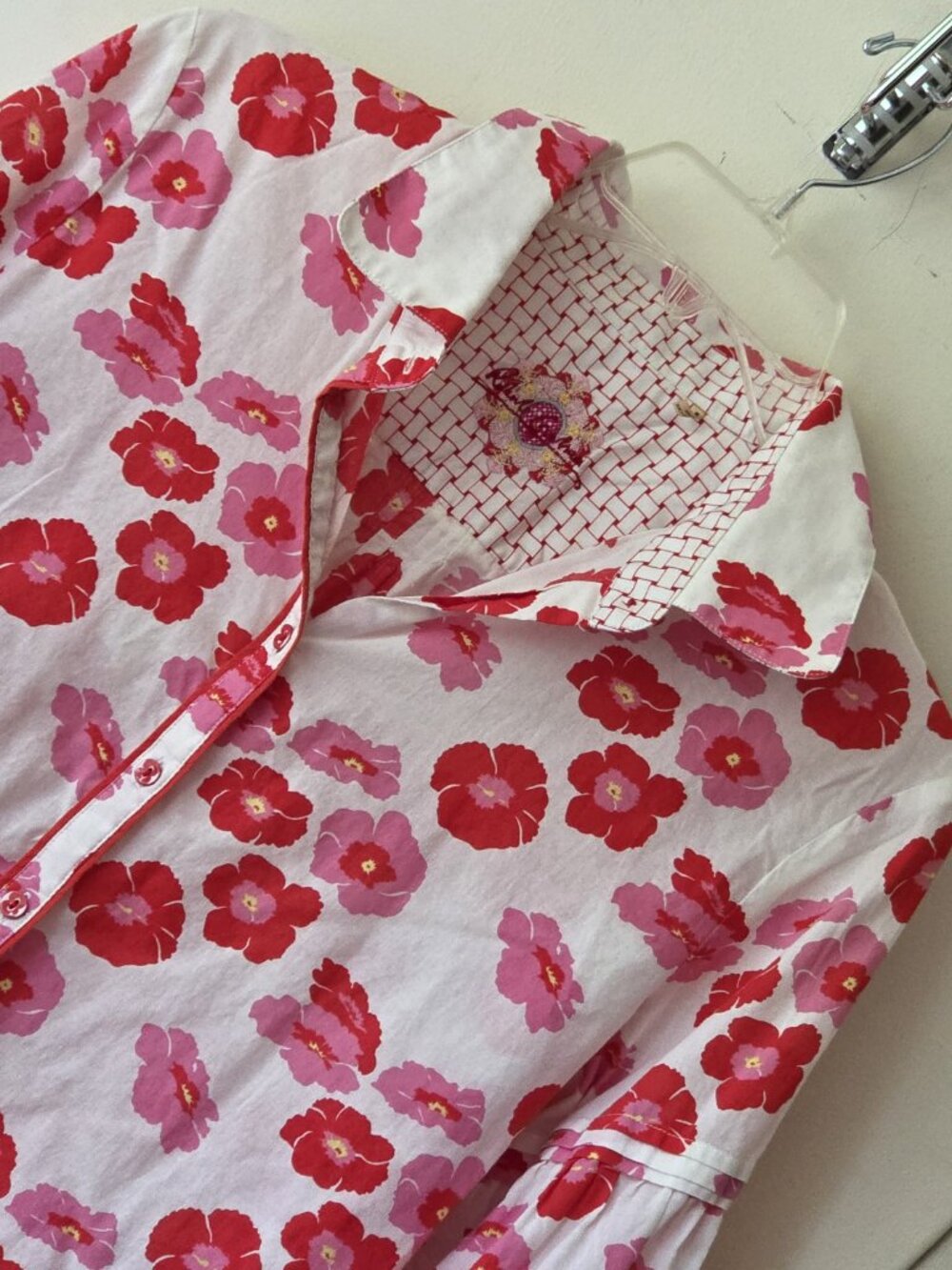 Robert Graham sz M Floral Button Down Shirt Blouse White Pink Embroidery Puff - Picture 7 of 14